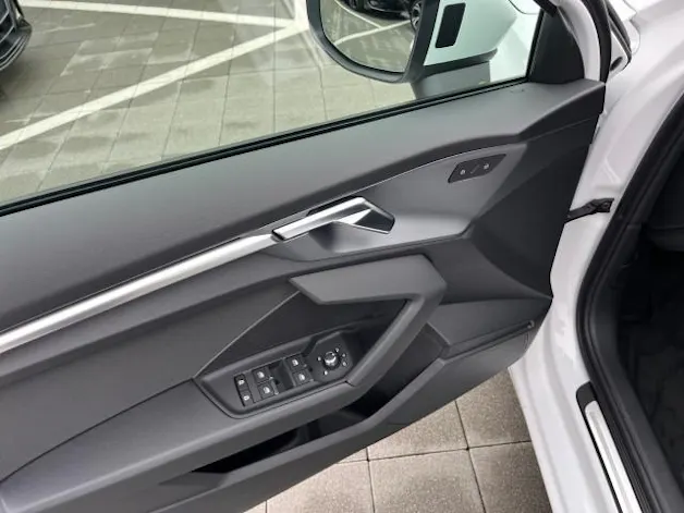 AUDI A3 Sportback TFSI 85 kW Ambition S-tronic