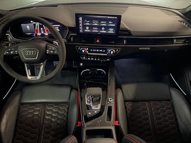 AUDI RS4 Avant quattro tiptronic