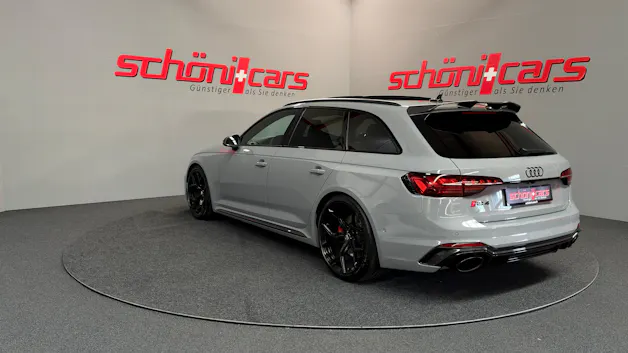 AUDI RS4 Avant quattro tiptronic
