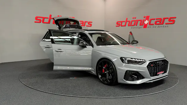 AUDI RS4 Avant quattro tiptronic