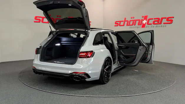 AUDI RS4 Avant quattro tiptronic