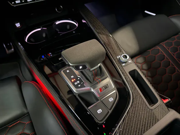 AUDI RS4 Avant quattro tiptronic
