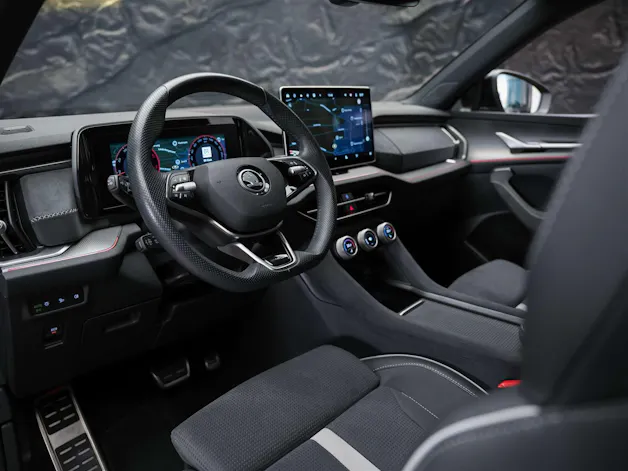 SKODA Kodiaq 2.0 TDI Sportline 4x4 *5 Jahre Werksgarantie*Matrix LED*Lenkradheizung*AHK*
