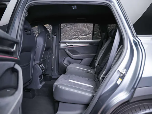 SKODA Kodiaq 2.0 TDI Sportline 4x4 *5 Jahre Werksgarantie*Matrix LED*Lenkradheizung*AHK*