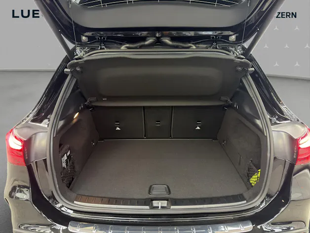 MERCEDES-BENZ GLA 220d 4Matic 8G-DCTSwiss Star