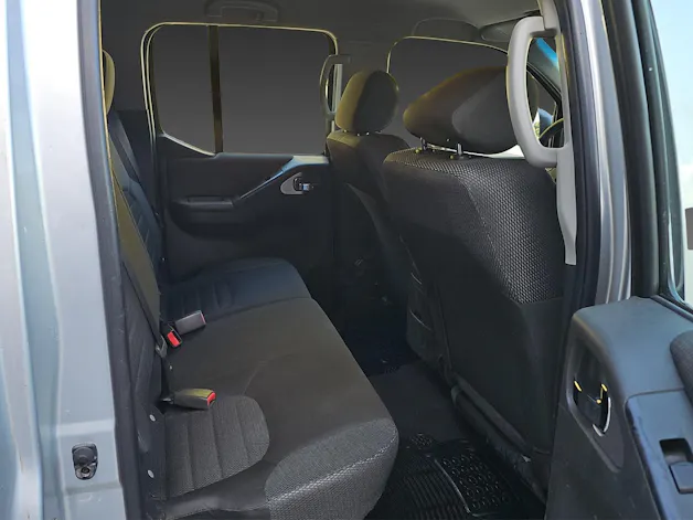 NISSAN Navara Double Cab XE 2.5 dCi 4WD