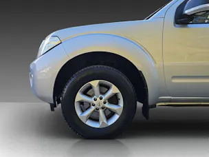 NISSAN Navara Double Cab XE 2.5 dCi 4WD