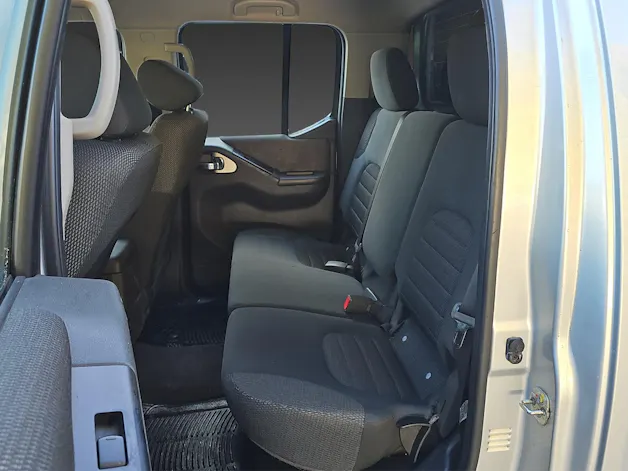 NISSAN Navara Double Cab XE 2.5 dCi 4WD