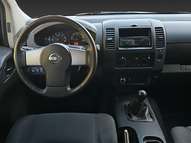 NISSAN Navara Double Cab XE 2.5 dCi 4WD
