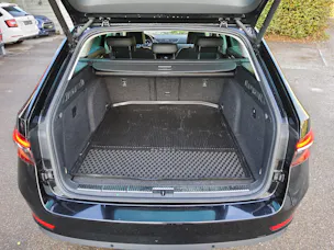 SKODA Superb Combi 2.0 TDi Style 4x4 DSG