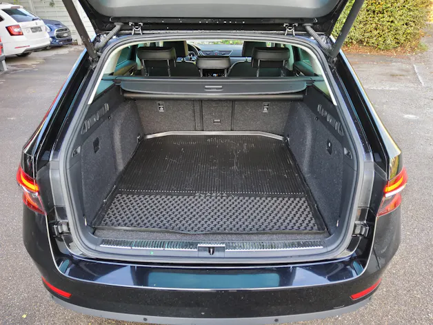 SKODA Superb Combi 2.0 TDi Style 4x4 DSG