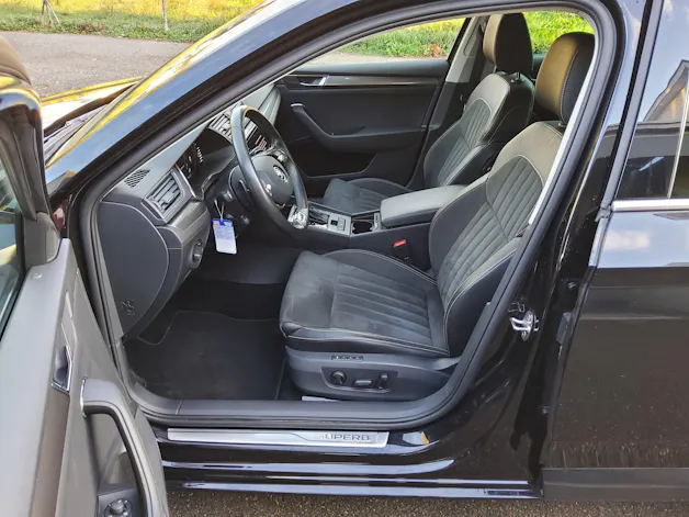 SKODA Superb Combi 2.0 TDi Style 4x4 DSG