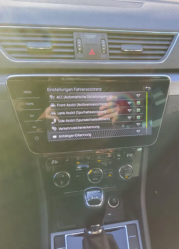 SKODA Superb Combi 2.0 TDi Style 4x4 DSG