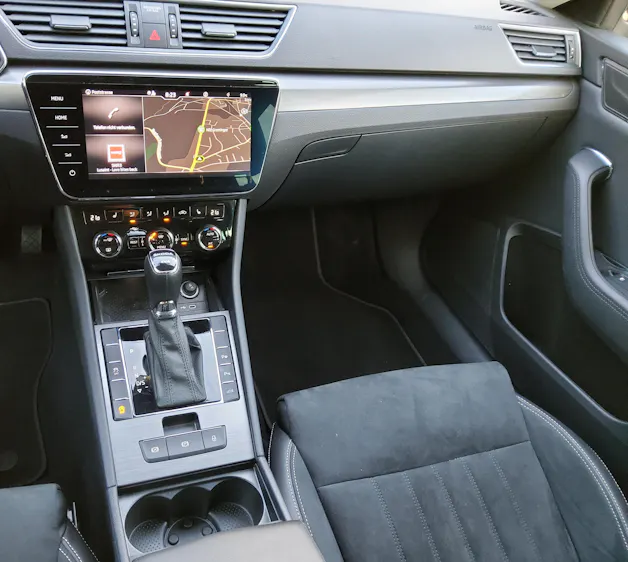 SKODA Superb Combi 2.0 TDi Style 4x4 DSG