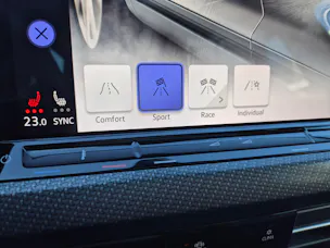 VW Golf 2.0 TSI R // Performance // DSG 4Motion