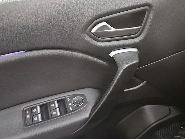 RENAULT Captur 1.3 TCe EDC Rive Gauche