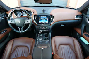 MASERATI Ghibli 3.0 V6 "* CH Auto * Tempomat * Camera recul * Sièges Electriques/mémoire * GPS * Phares LED * 8 Roues *"