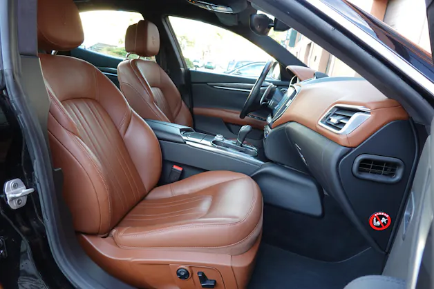 MASERATI Ghibli 3.0 V6 "* CH Auto * Tempomat * Camera recul * Sièges Electriques/mémoire * GPS * Phares LED * 8 Roues *"