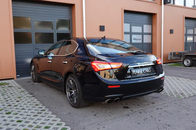 MASERATI Ghibli 3.0 V6 "* CH Auto * Tempomat * Camera recul * Sièges Electriques/mémoire * GPS * Phares LED * 8 Roues *"