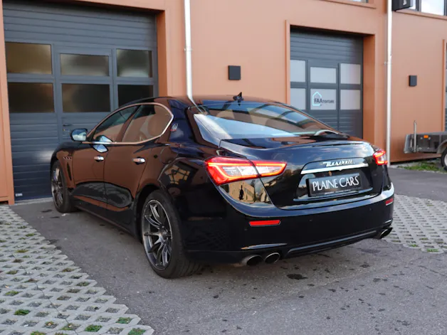 MASERATI Ghibli 3.0 V6 "* CH Auto * Tempomat * Camera recul * Sièges Electriques/mémoire * GPS * Phares LED * 8 Roues *"