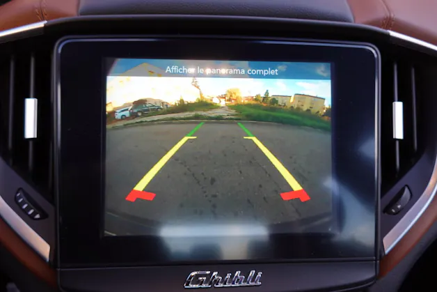 MASERATI Ghibli 3.0 V6 "* CH Auto * Tempomat * Camera recul * Sièges Electriques/mémoire * GPS * Phares LED * 8 Roues *"