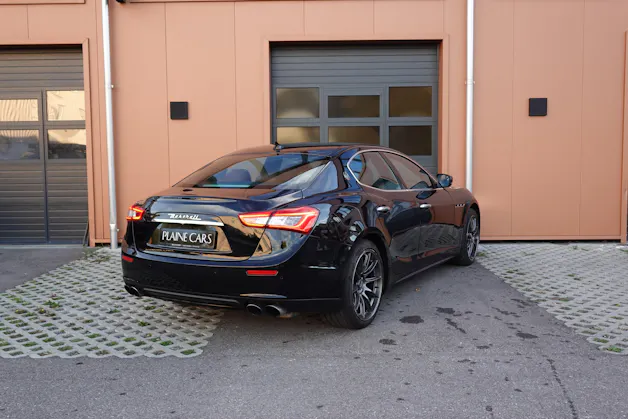 MASERATI Ghibli 3.0 V6 "* CH Auto * Tempomat * Camera recul * Sièges Electriques/mémoire * GPS * Phares LED * 8 Roues *"