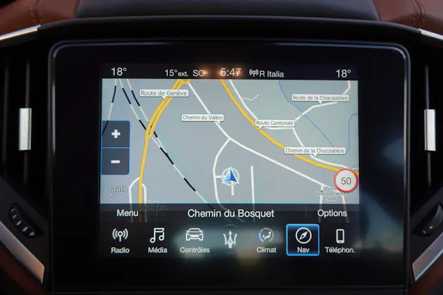 MASERATI Ghibli 3.0 V6 "* CH Auto * Tempomat * Camera recul * Sièges Electriques/mémoire * GPS * Phares LED * 8 Roues *"