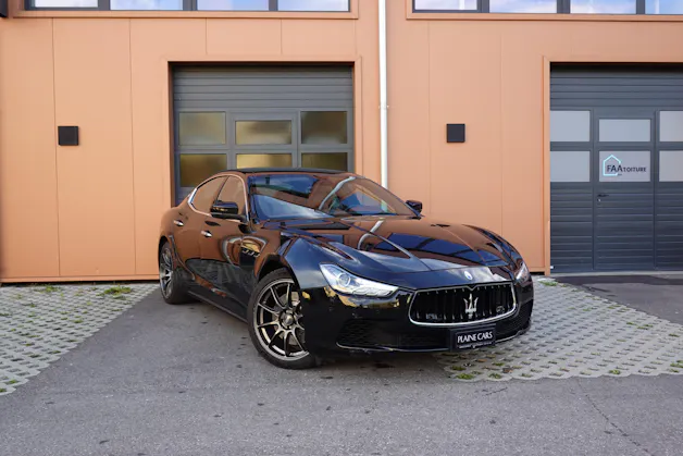 MASERATI Ghibli 3.0 V6 "* CH Auto * Tempomat * Camera recul * Sièges Electriques/mémoire * GPS * Phares LED * 8 Roues *"