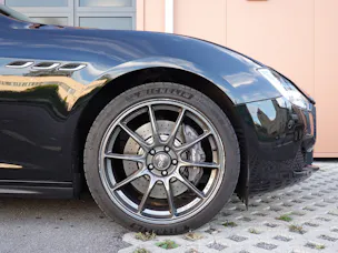 MASERATI Ghibli 3.0 V6 "* CH Auto * Tempomat * Camera recul * Sièges Electriques/mémoire * GPS * Phares LED * 8 Roues *"