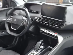 PEUGEOT 3008 1.2 PureTech Allure EAT8