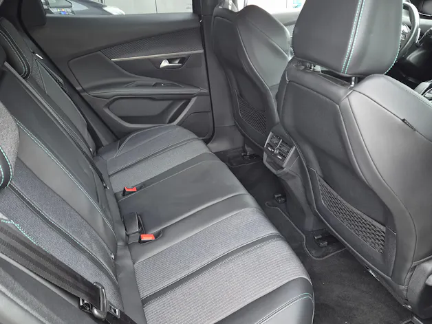 PEUGEOT 3008 1.2 PureTech Allure EAT8