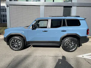 Toyota Land Cruiser 2.8TD 48V Swiss Edition mit Allterrainreifen + AHK