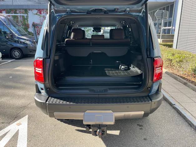 Toyota Land Cruiser 2.8TD 48V Swiss Edition mit Allterrainreifen + AHK
