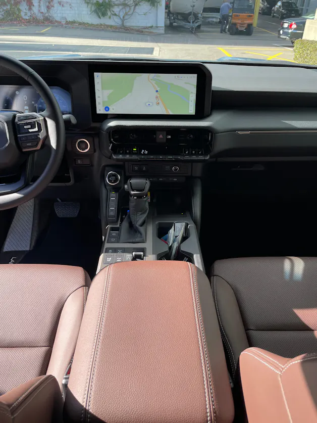 Toyota Land Cruiser 2.8TD 48V Swiss Edition mit Allterrainreifen + AHK