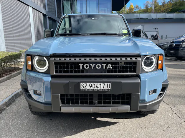 Toyota Land Cruiser 2.8TD 48V Swiss Edition mit Allterrainreifen + AHK