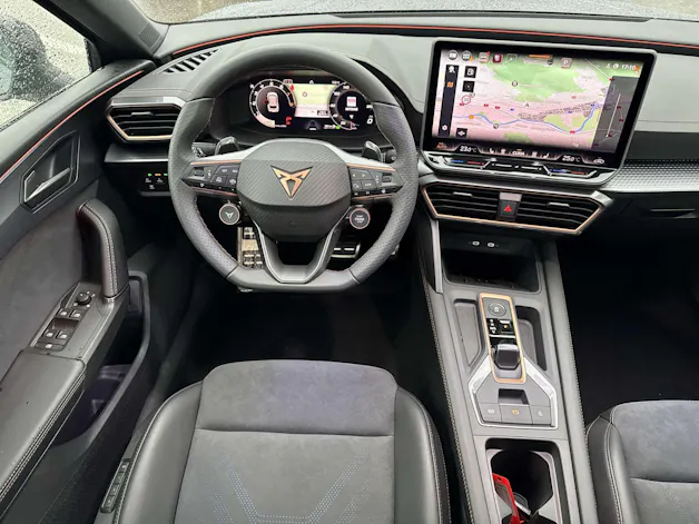 CUPRA LEON ST 2.0 TSi VZ 333PS 4Drive DSG-Automat