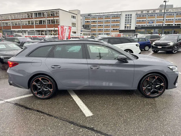 CUPRA LEON ST 2.0 TSi VZ 333PS 4Drive DSG-Automat