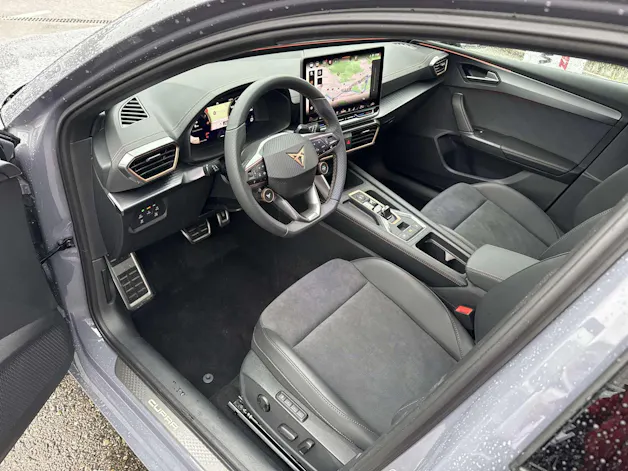 CUPRA LEON ST 2.0 TSi VZ 333PS 4Drive DSG-Automat