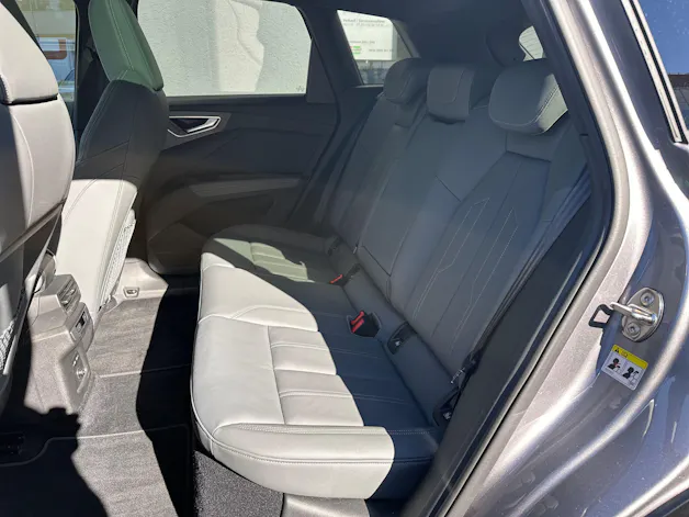 AUDI Q4 e-tron 45 quattro