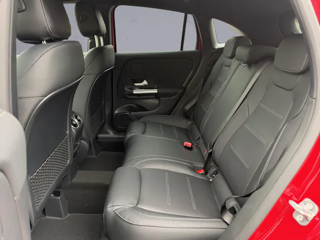 MERCEDES-BENZ GLA-Klasse H247 GLA 250 Swiss Star AMG Line 4matic