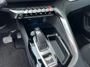 PEUGEOT 5008 1.5 BlueHDi Business Line