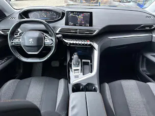 PEUGEOT 5008 1.5 BlueHDi Business Line