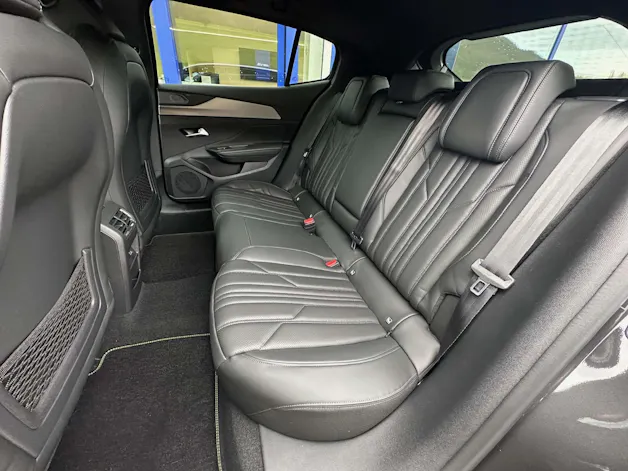 PEUGEOT 408 1.6 PHEV 225 GT