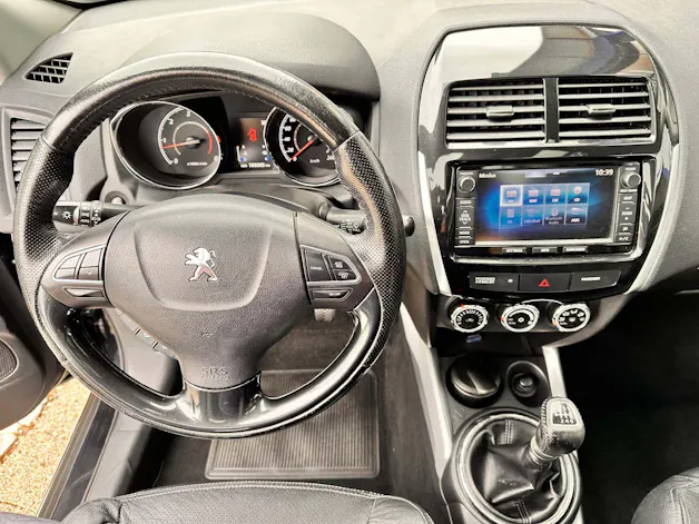 PEUGEOT 4008 1.8 HDi Allure S/S