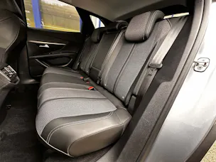 PEUGEOT 3008 1.2 PureTech Allure Pack 5 Jahre Garantie