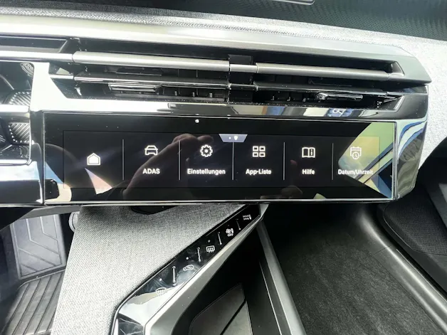 PEUGEOT 5008 1.2 Hybrid Allure Premium 8 Jahre Garantie