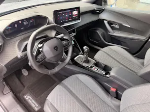 PEUGEOT 2008 1.2 PureTech Allure 5 Jahre Garantie