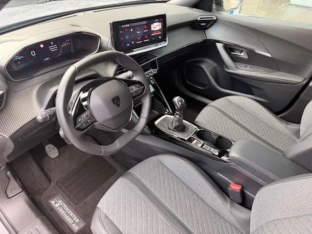 PEUGEOT 2008 1.2 PureTech Allure 5 Jahre Garantie