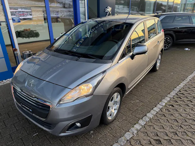 PEUGEOT 5008 1.6 HDi 115 AC Business Line *Zahnriemen ersetzt*