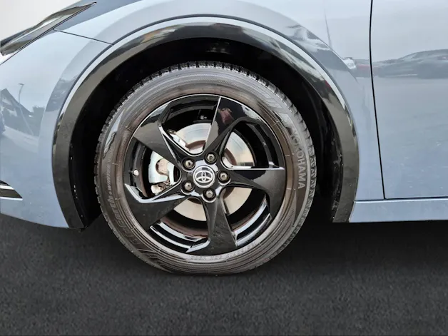 Toyota Prius 2.0 Plug-In-Hybrid Style inkl. Wartungsvertrag 4 Jahre / 60'000 km